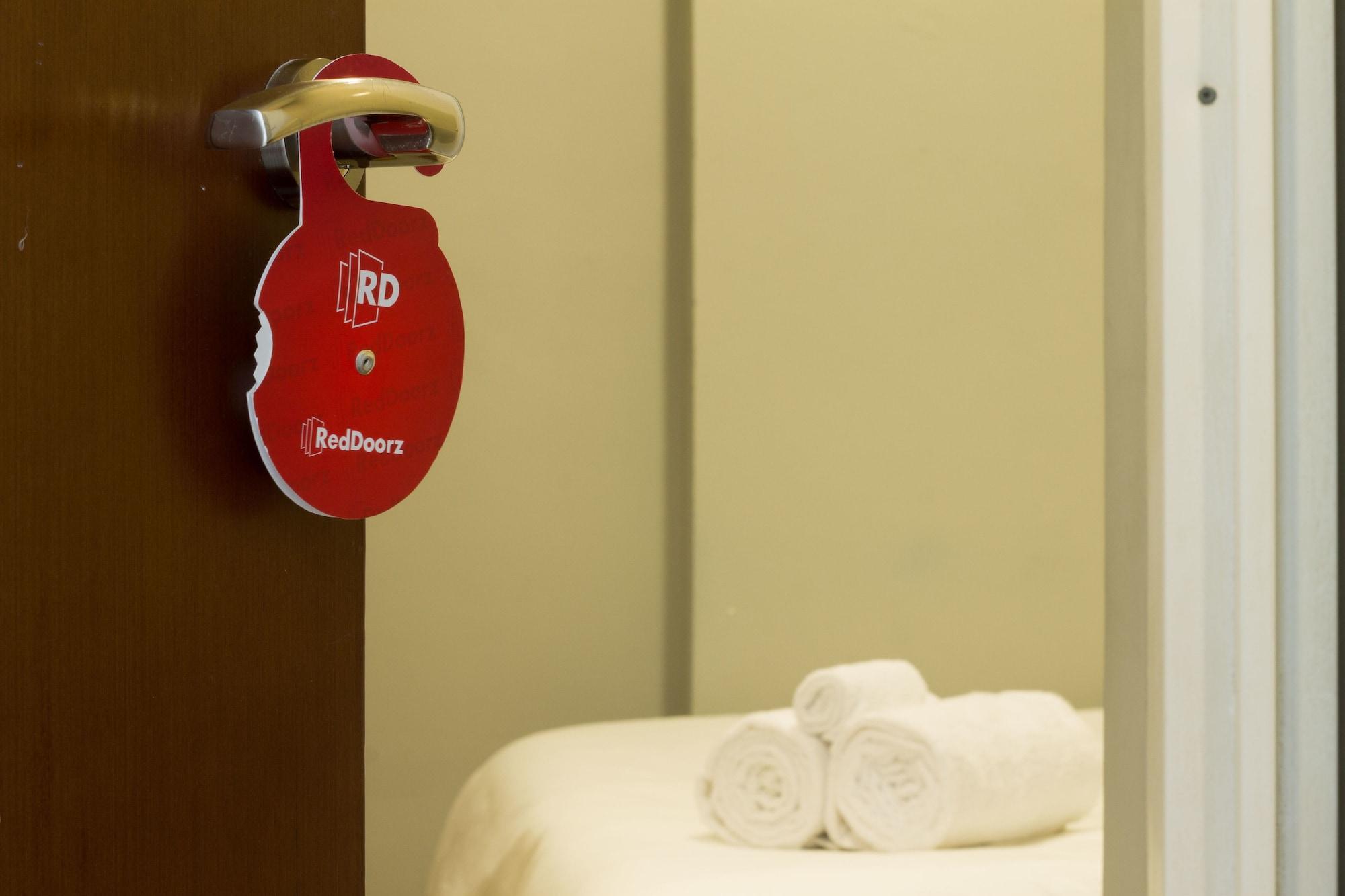 Reddoorz Plus @ Setiabudi Tengah Dżakarta Zewnętrze zdjęcie
